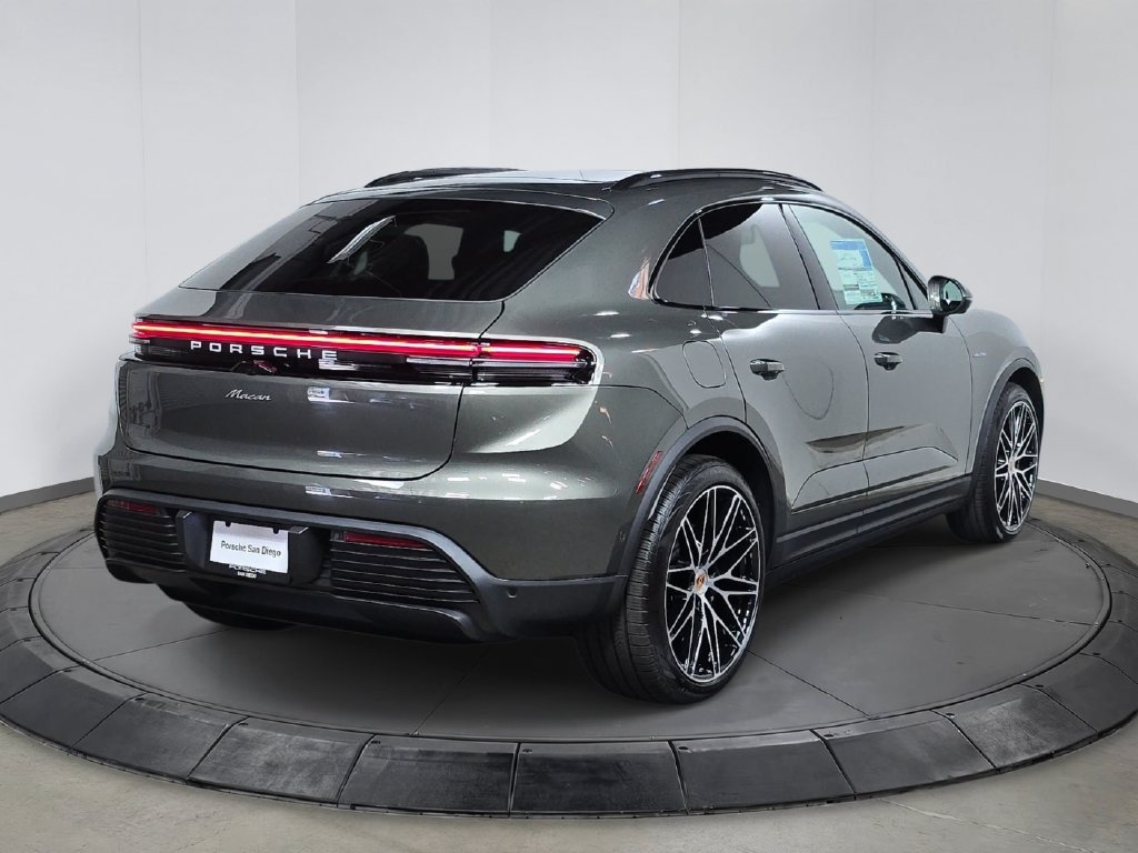 New 2026 Porsche Macan Electric RWD image 7