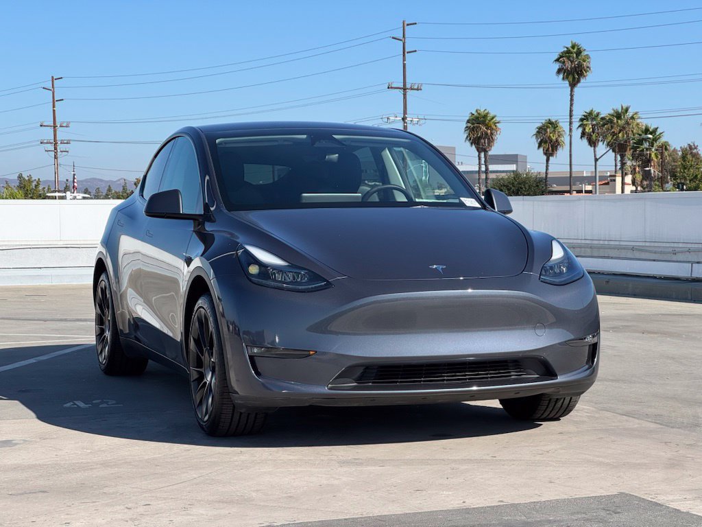 Used 2023 Tesla Model Y Long Range AWD/4WD image 5