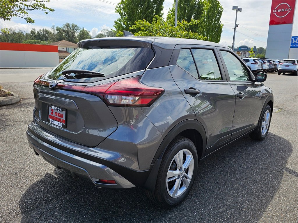New 2025 Nissan Kicks Play S image 3