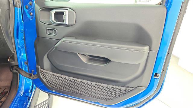 Used 2023 Jeep Wrangler Unlimited Sahara w/ Cold Weather Group image 25