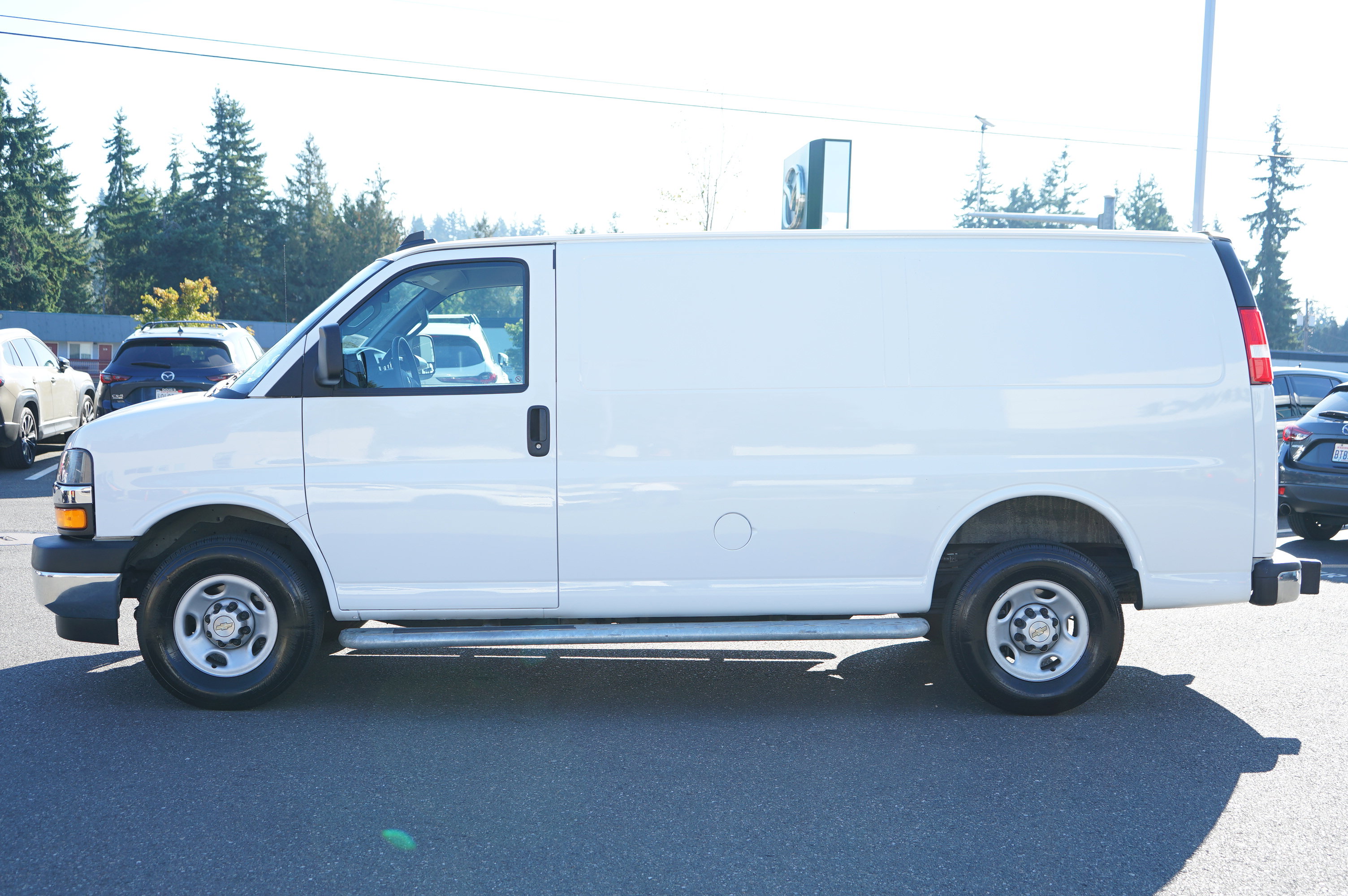 Used 2024 Chevrolet Express 2500 w/ Driver Convenience Package image 8