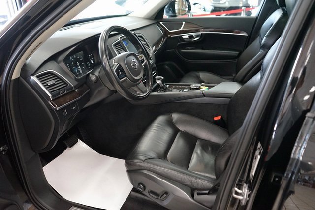 Used 2019 Volvo XC90 T5 Momentum w/ Protection Package image 27