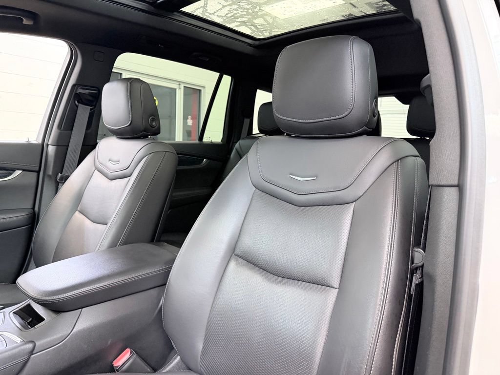 Used 2021 Cadillac XT6 Premium Luxury AWD/4WD image 16