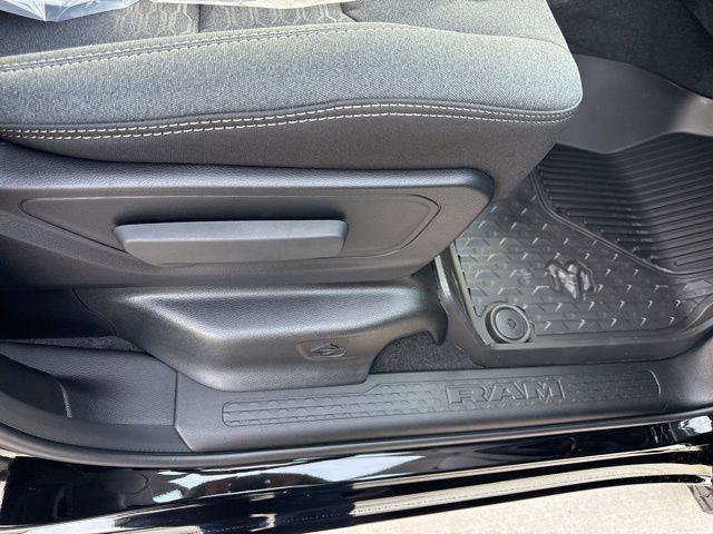 New 2026 RAM 1500 Classic Warlock image 36