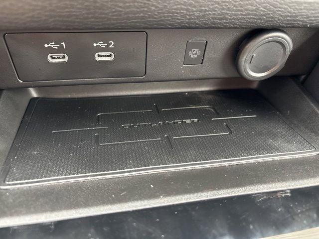 Used 2025 Mitsubishi Outlander SEL image 18