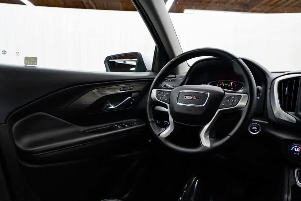 Used 2024 GMC Terrain SLT AWD/4WD image 11