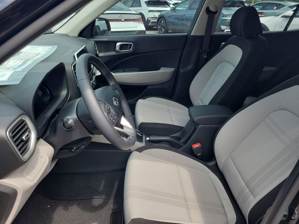 Used 2025 Hyundai Venue SEL image 10