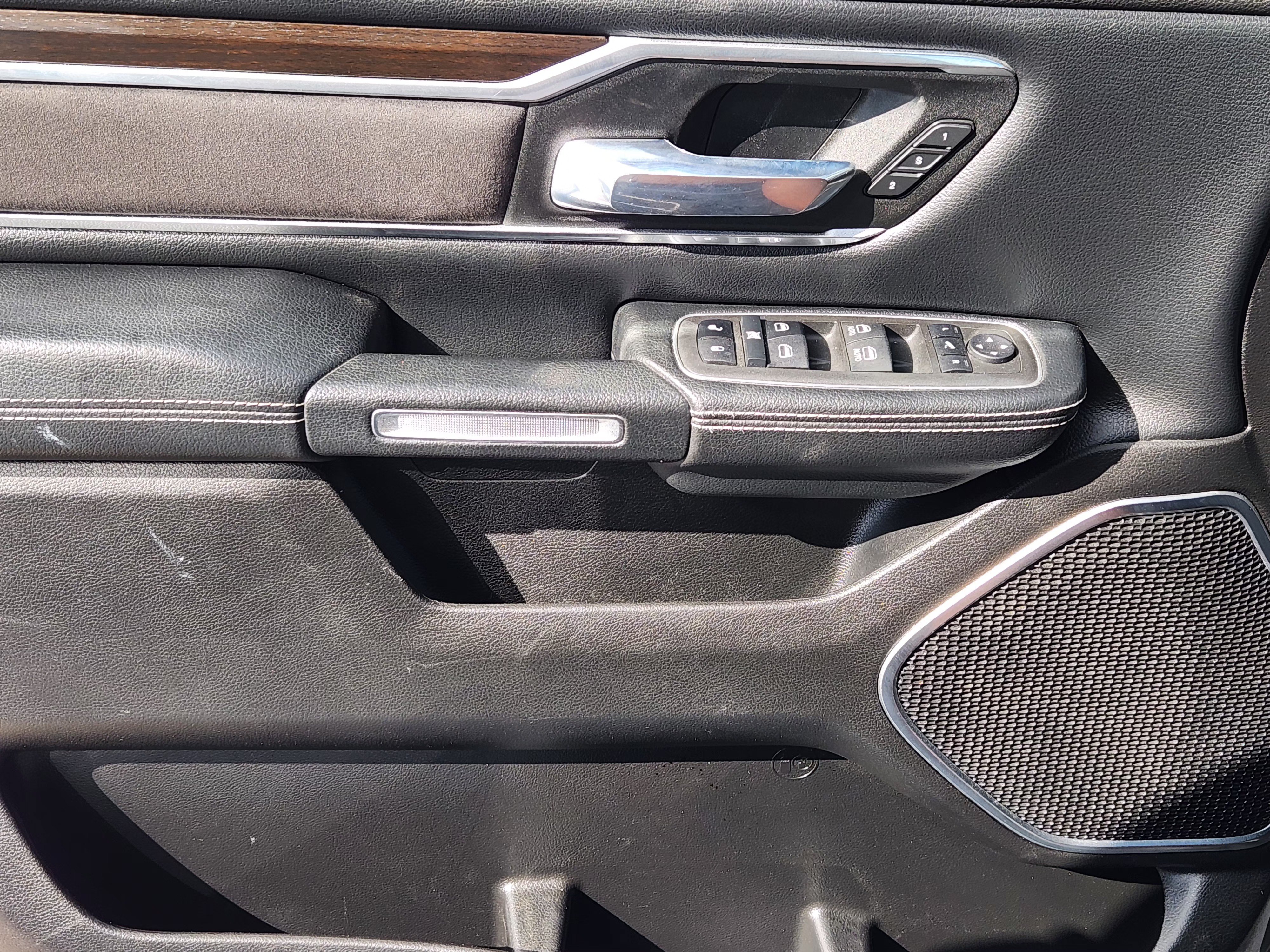 Used 2022 RAM 1500 Laramie AWD/4WD image 24