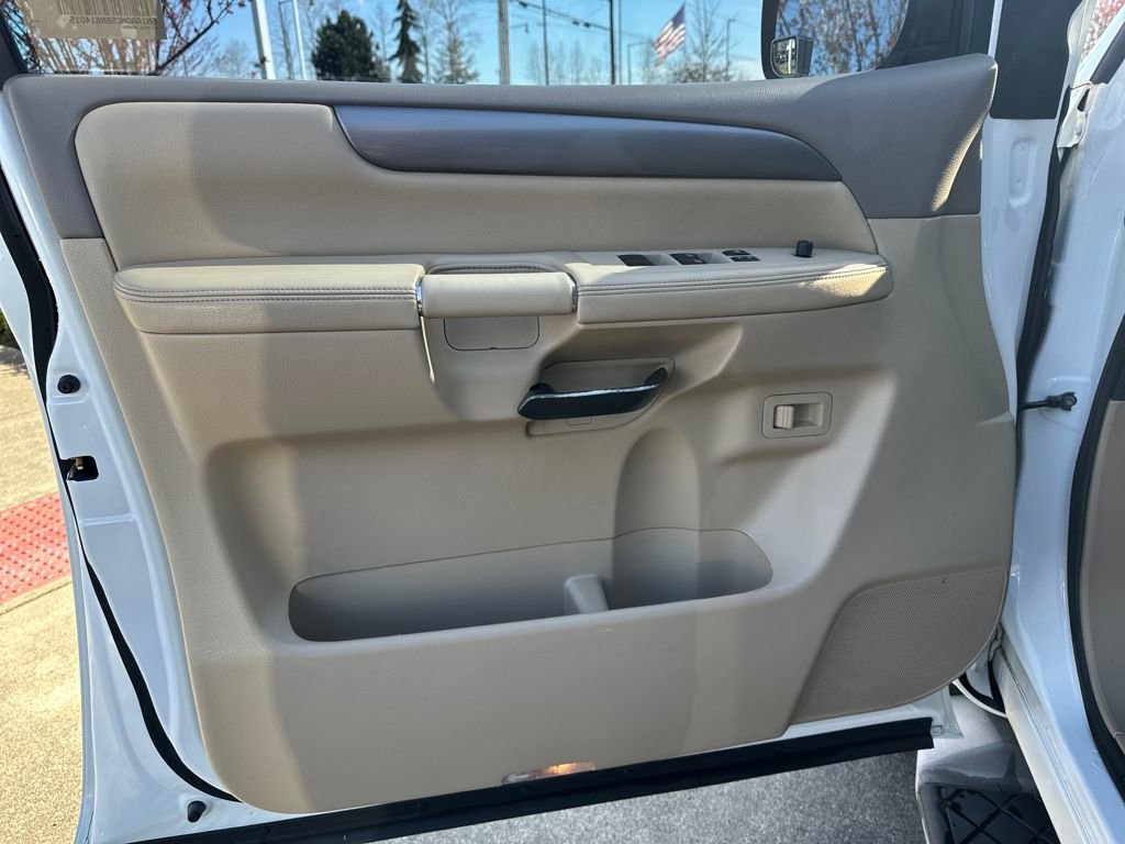 Used 2011 Nissan Armada SV image 11