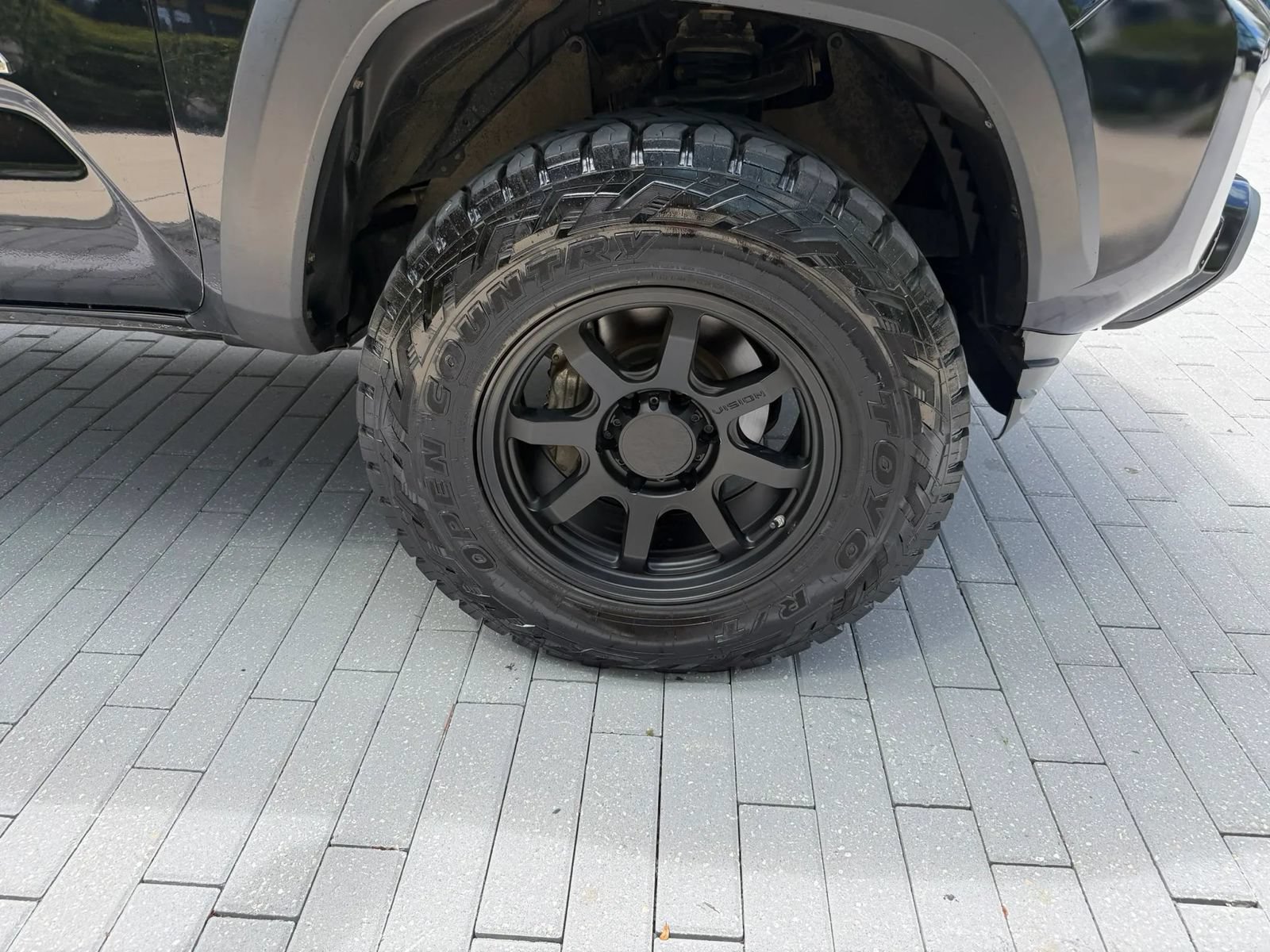 Used 2020 Toyota Tacoma TRD Off-Road w/ Technology Package AWD/4WD image 9