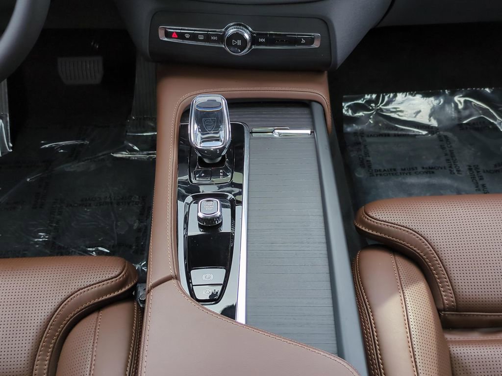 Used 2024 Volvo XC90 B6 Ultimate w/ Protection Package Premier image 21