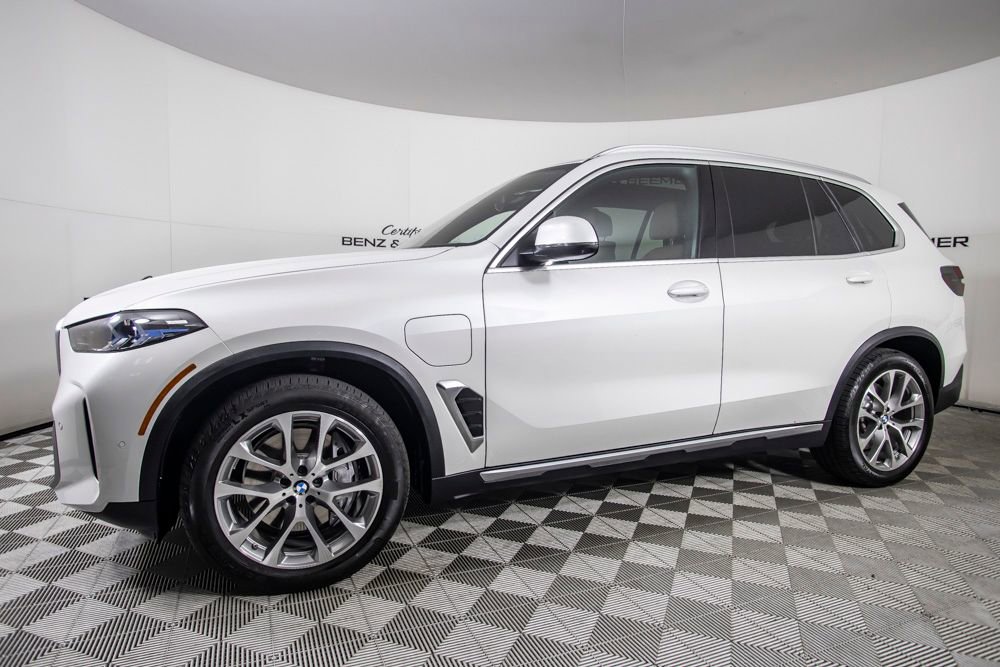 Used 2026 BMW X5 xDrive50e w/ Climate Comfort Package AWD/4WD image 7