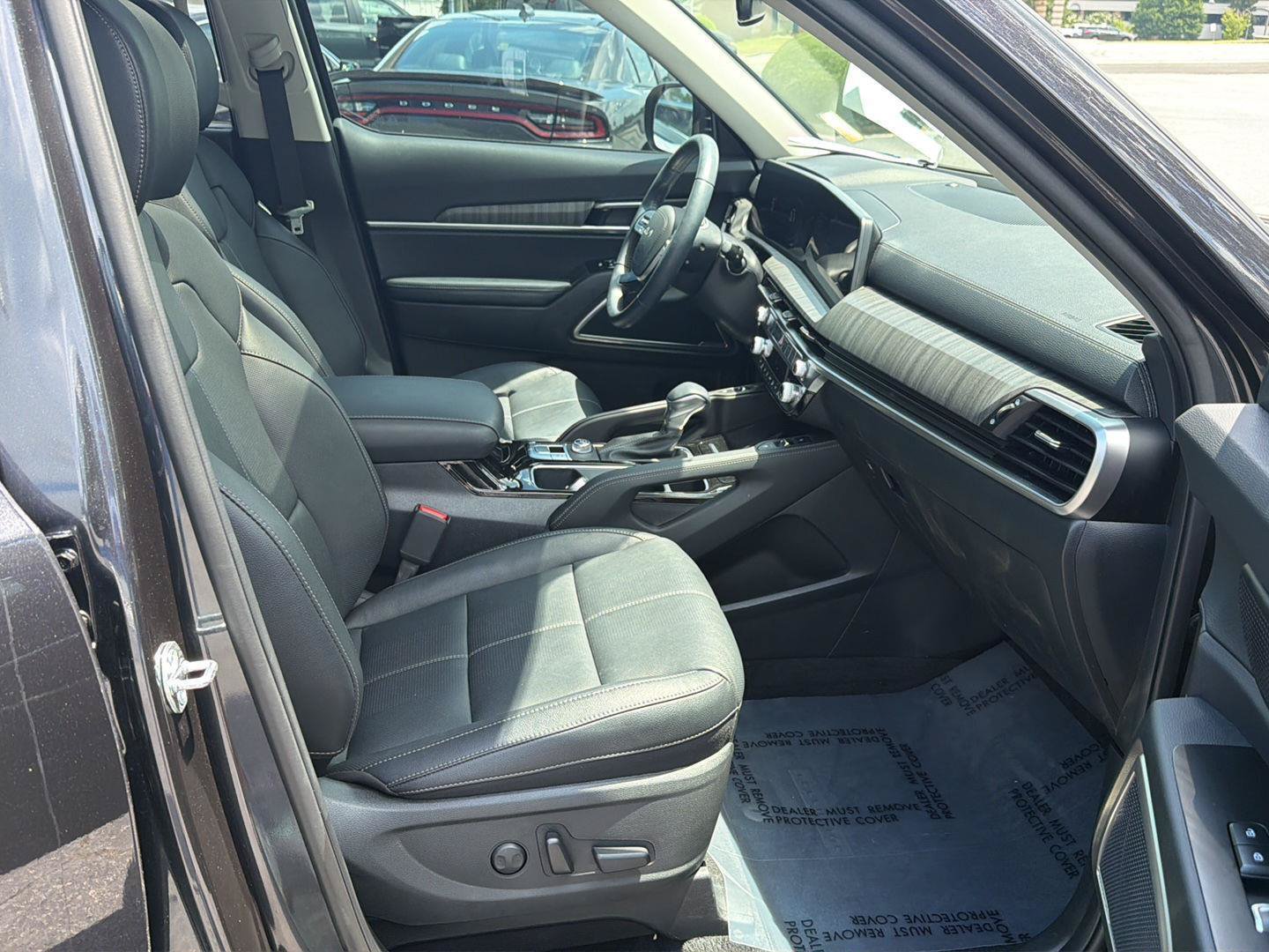 Used 2025 Kia Telluride EX FWD image 14