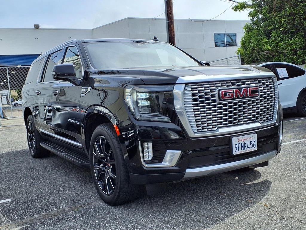 Used 2023 GMC Yukon XL Denali image 3