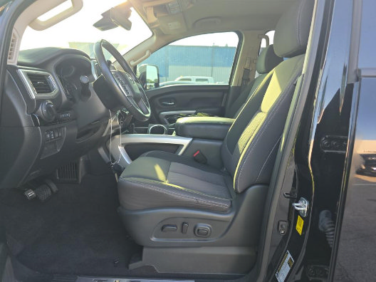 Used 2023 Nissan Titan SV w/ SV Convenience Package AWD/4WD image 8