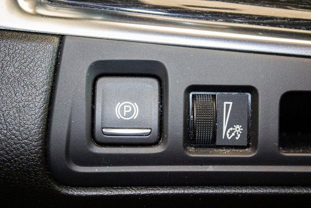 Used 2021 Cadillac XT5 Premium Luxury w/ LPO, Floor Liner Package image 32