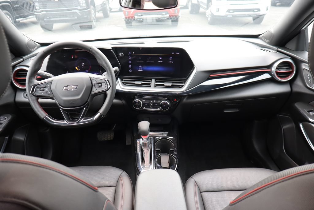 Used 2024 Chevrolet Trax RS w/ Sunroof Package FWD image 30