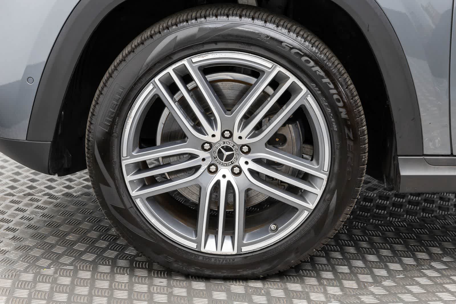 Used 2025 Mercedes-Benz GLS 450 4MATIC image 8