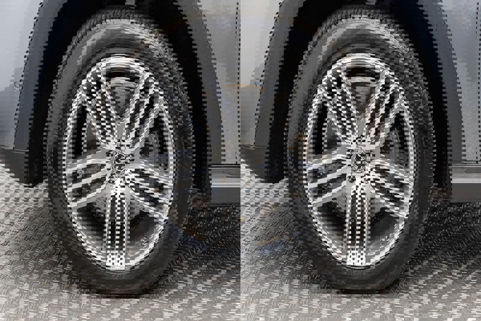 Used 2025 Mercedes-Benz GLS 450 4MATIC image 8