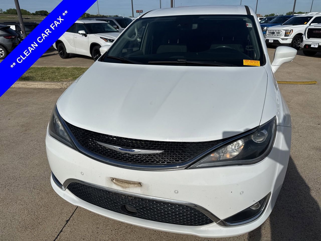 Used 2020 Chrysler Pacifica Touring w/ Advanced Safetytec Group image 2