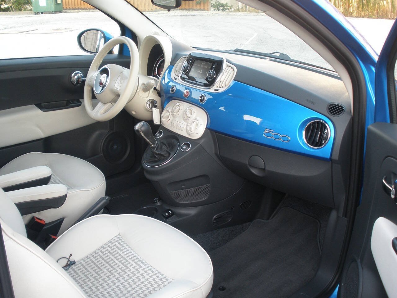 Used 2018 FIAT 500 Pop FWD image 28
