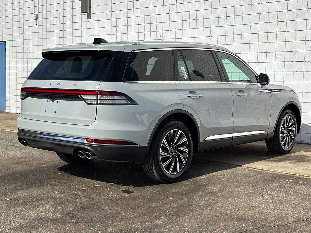 New 2027 Lincoln Aviator AWD image 35