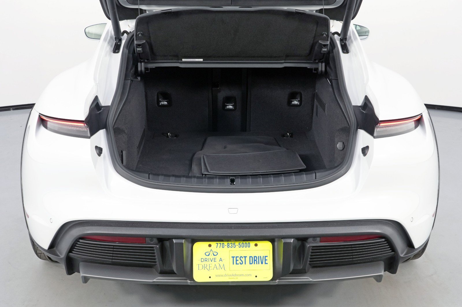 Used 2021 Porsche Taycan 4 Cross Turismo w/ Premium Package AWD/4WD image 10