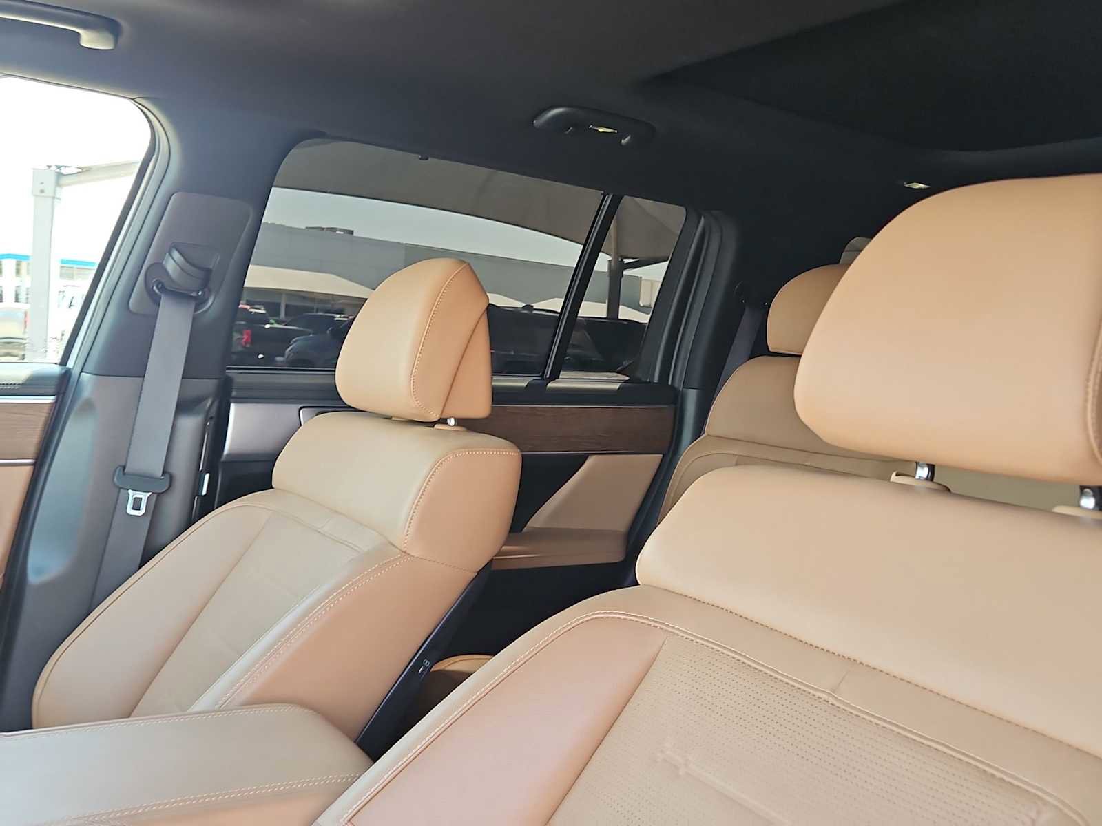 Used 2025 Hyundai Santa Fe Limited FWD image 18