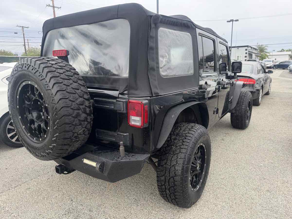 Used 2016 Jeep Wrangler Unlimited Sport w/ Connectivity Group AWD/4WD image 5
