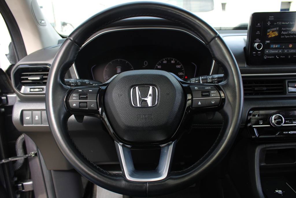 Used 2023 Honda Pilot Touring image 12