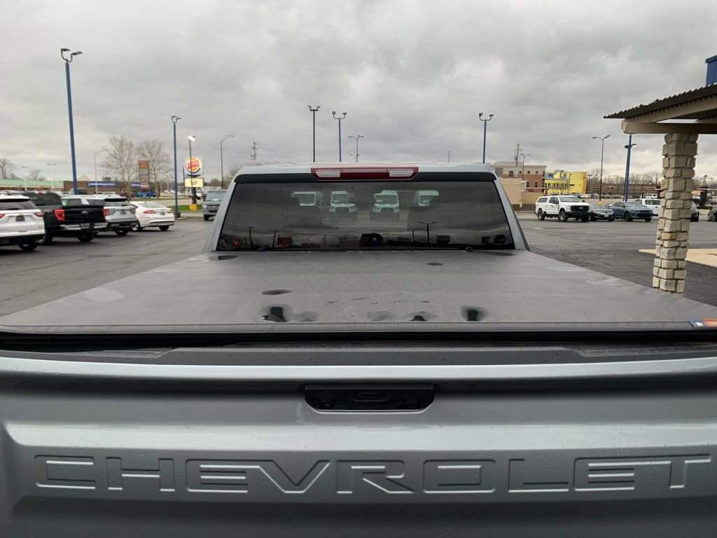 Used 2023 Chevrolet Silverado 1500 LT AWD/4WD image 5