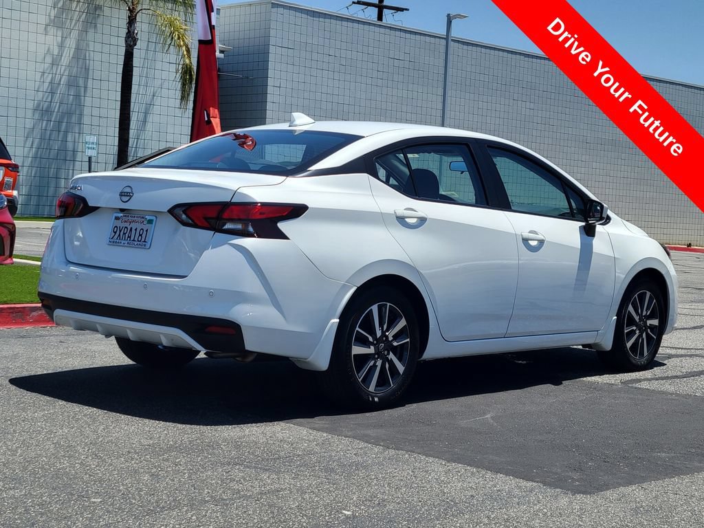 Used 2025 Nissan Versa SV w/ Trunk Package FWD image 4