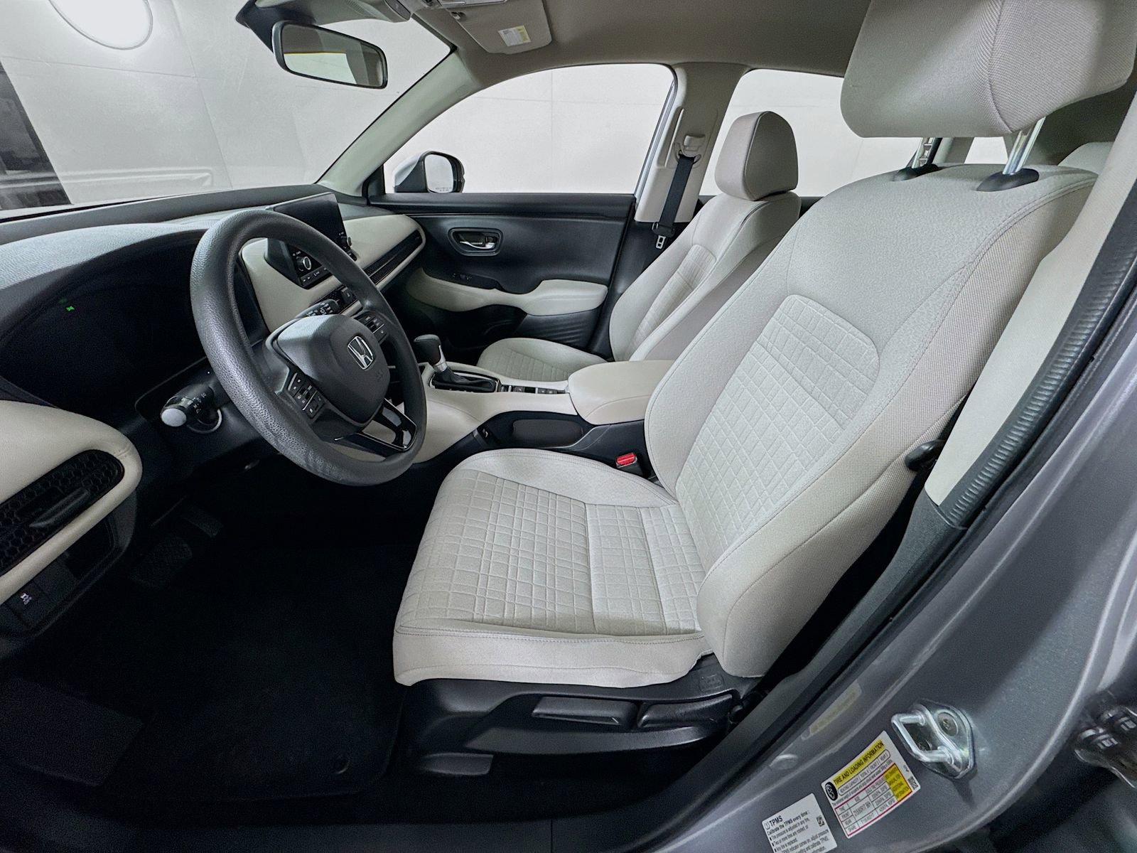 Used 2023 Honda HR-V LX image 17