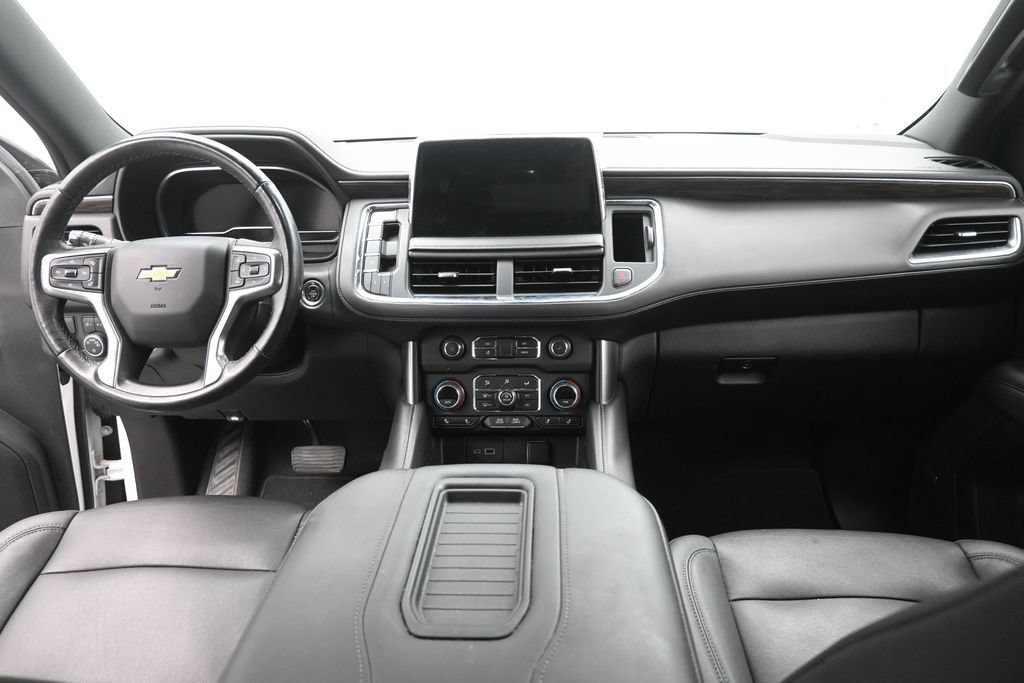 Used 2022 Chevrolet Suburban LT w/ Luxury Package RWD image 14