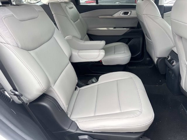 New 2026 Ford Explorer Active w/ Active Comfort Package RWD image 12