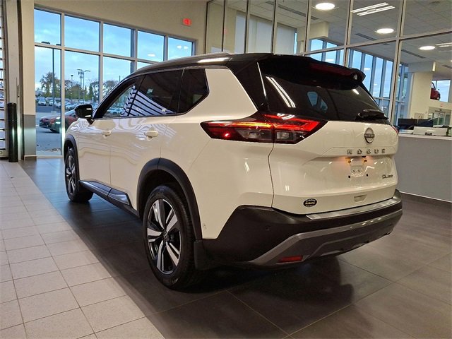 Used 2023 Nissan Rogue SL w/ SL Premium Package image 4