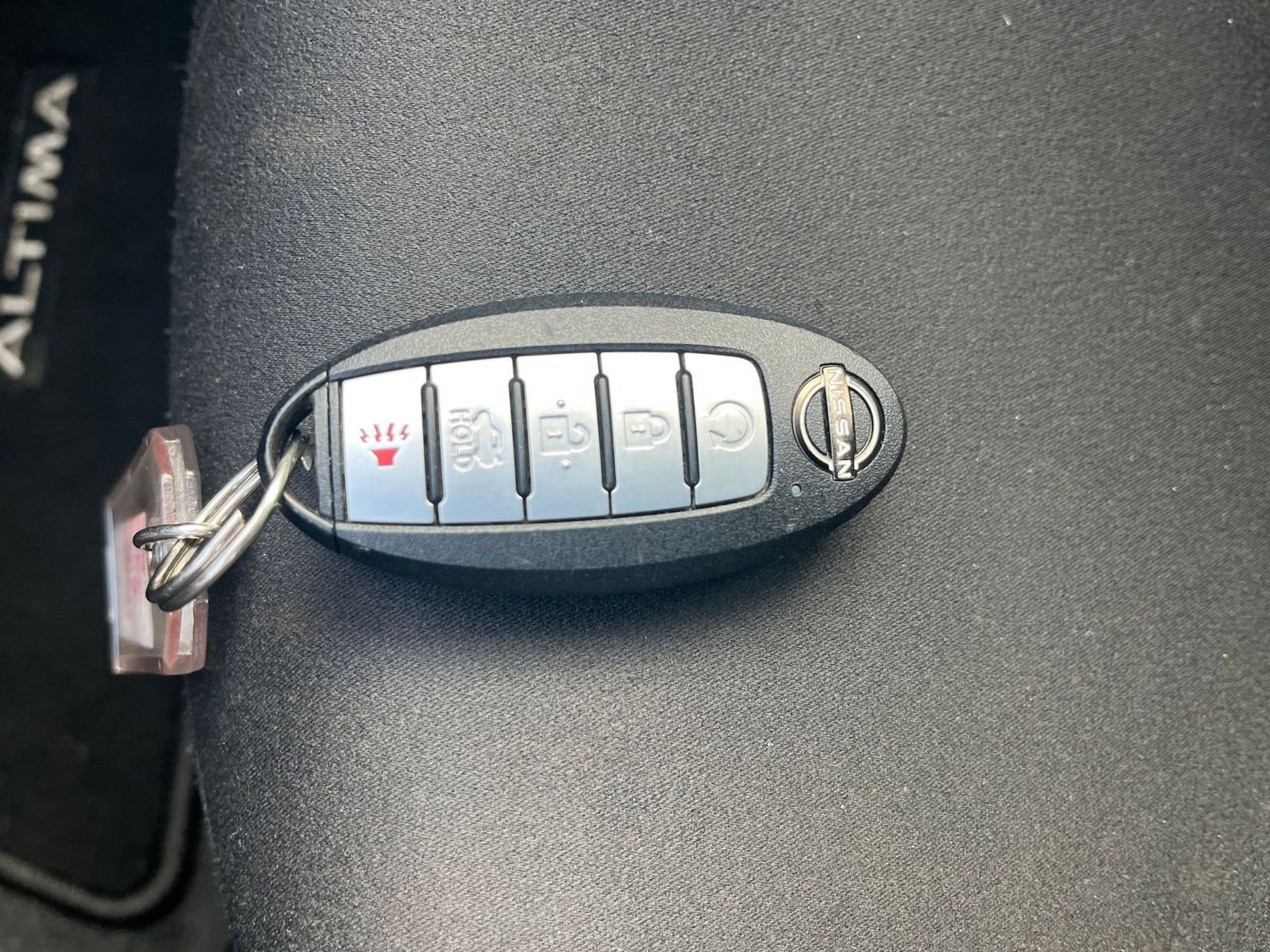 Used 2025 Nissan Altima 2.5 SV image 18