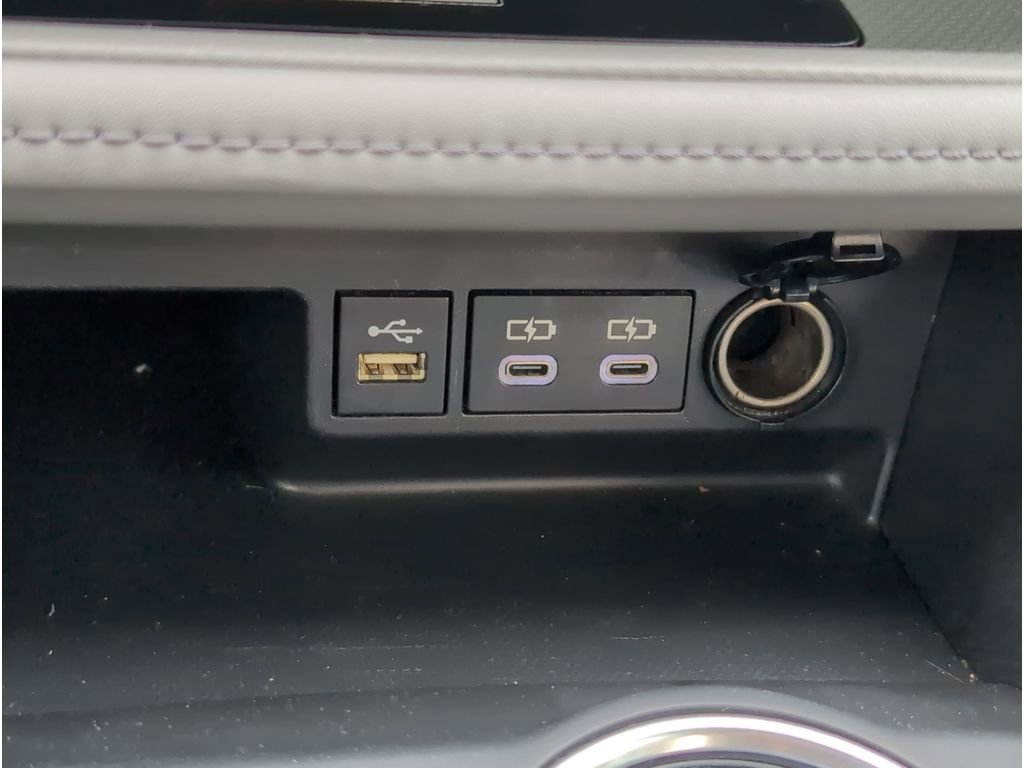 Used 2023 Toyota Highlander XLE image 17