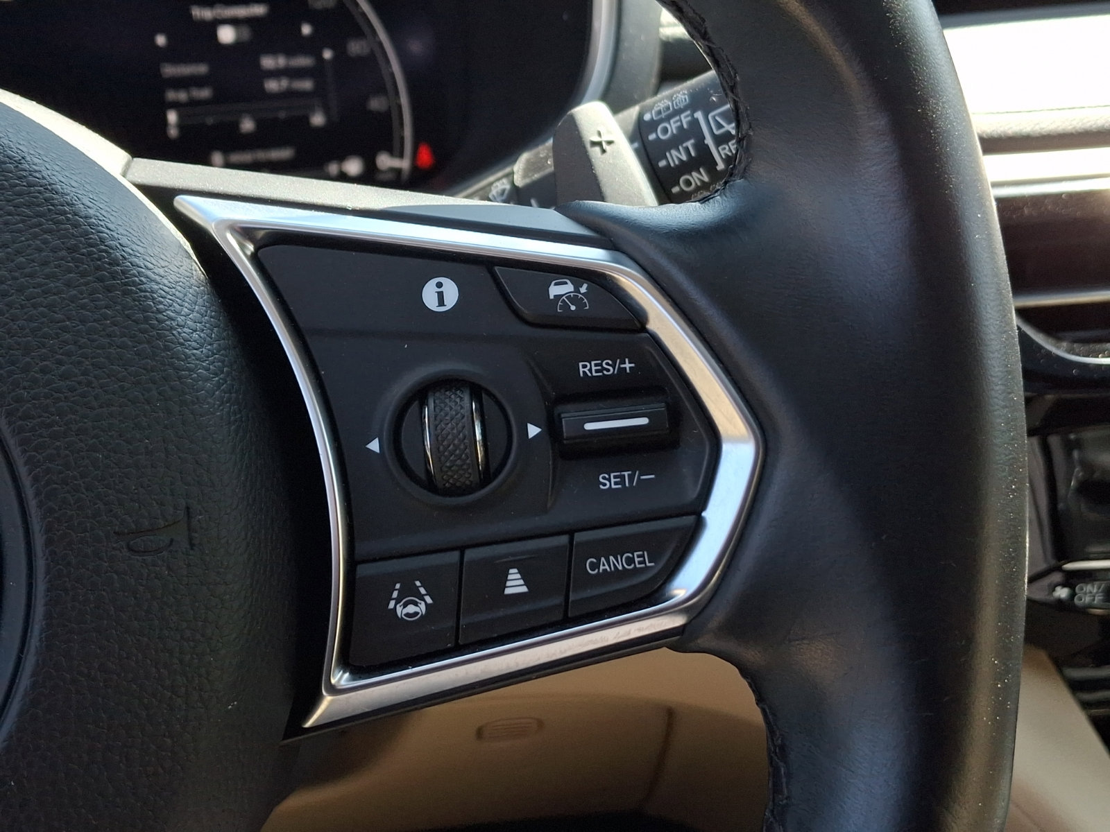Used 2022 Acura MDX SH-AWD image 23