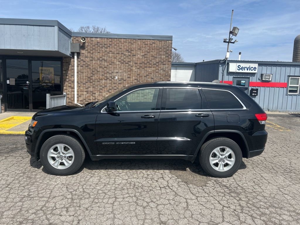 Used 2017 Jeep Grand Cherokee Laredo w/ Quick Order Package 23E video 3