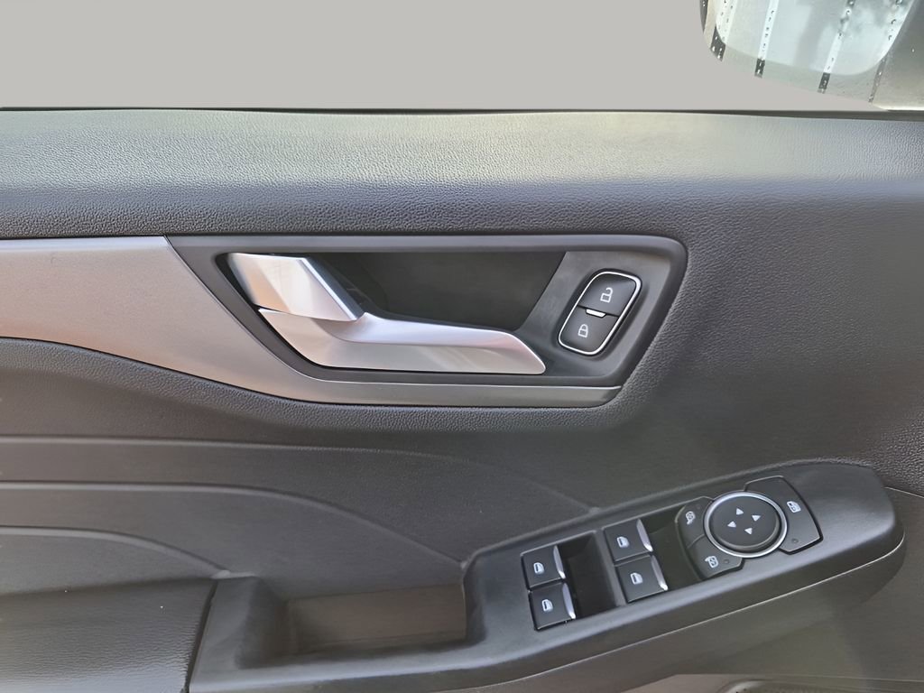 Used 2023 Ford Escape SE image 27