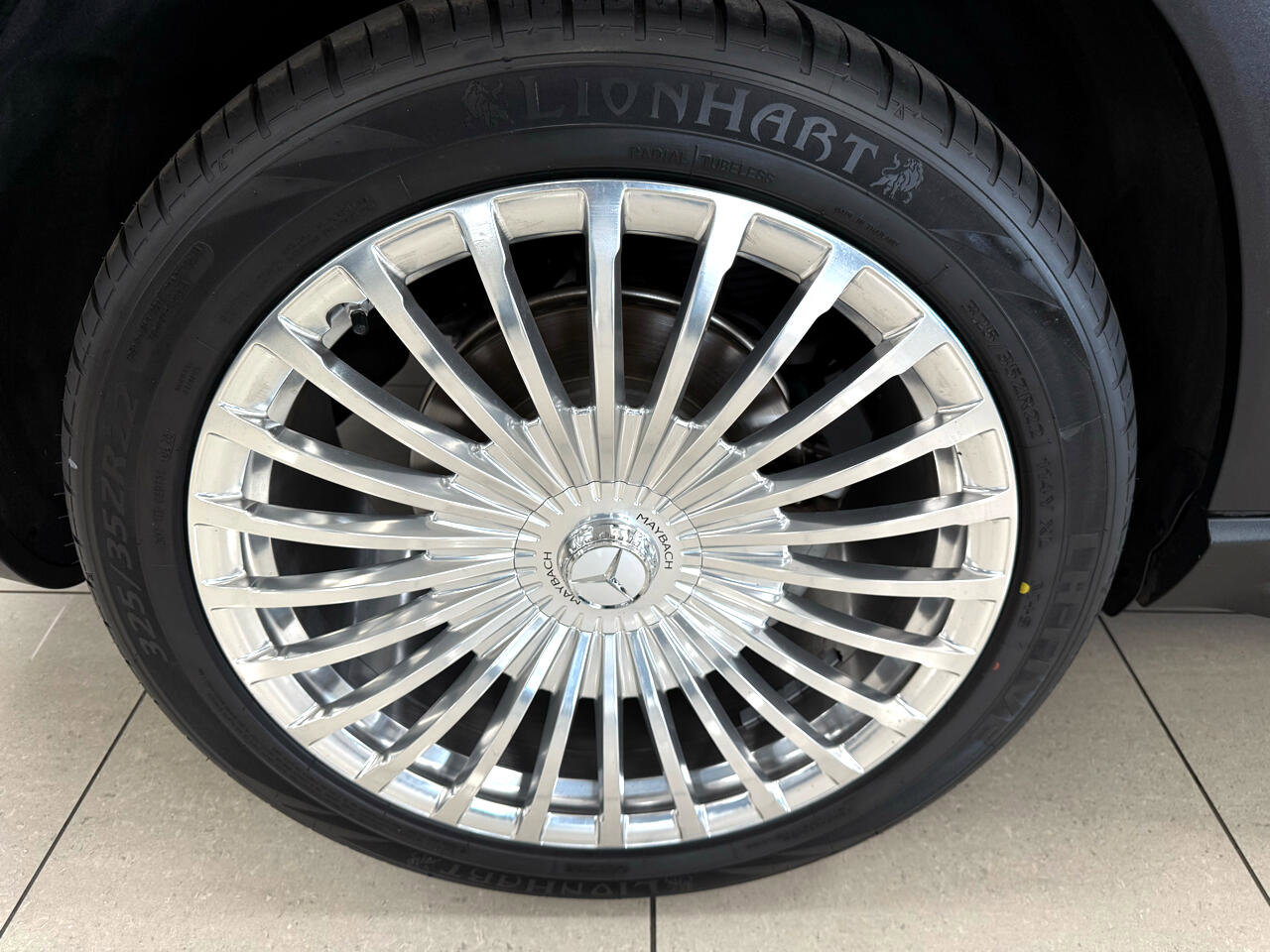 Used 2020 Mercedes-Benz GLS 450 4MATIC image 32