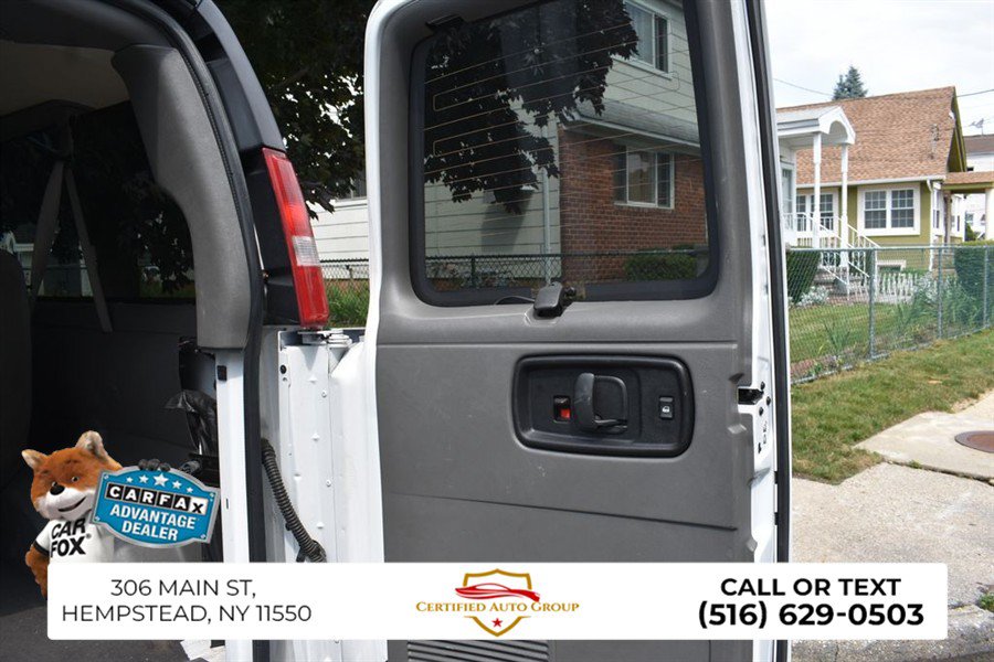 Used 2023 Chevrolet Express 3500 LT RWD image 30