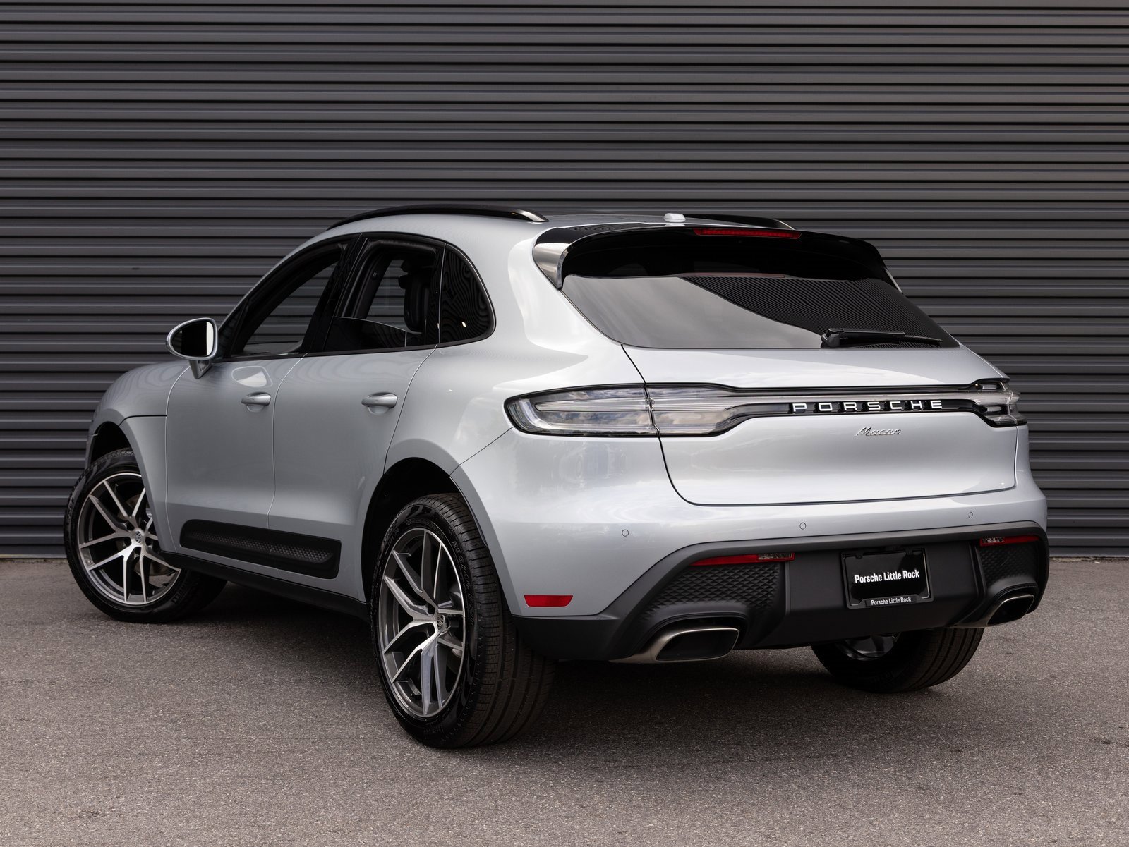Certified 2026 Porsche Macan image 3