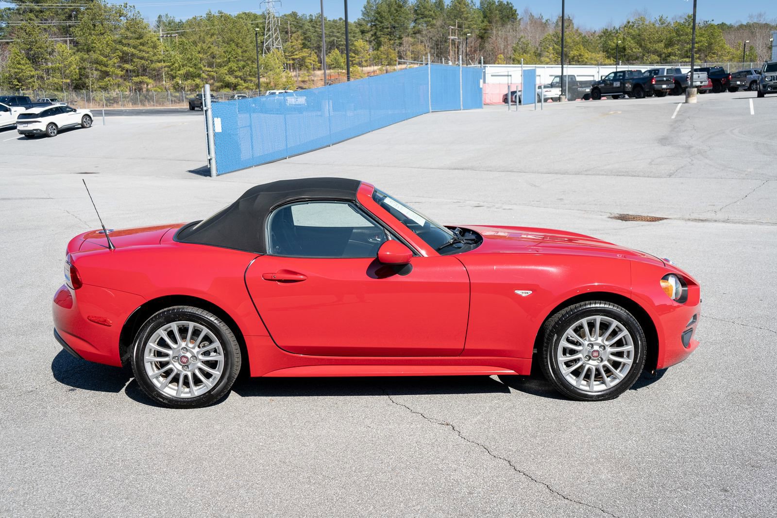Used 2018 FIAT 124 Spider Classica w/ Technology Group image 10