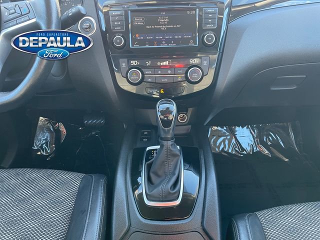 Used 2022 Nissan Rogue Sport SV w/ Technology Package image 14