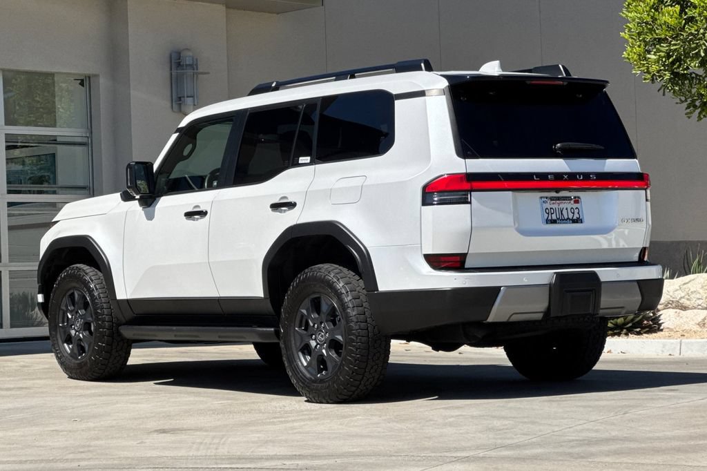 Used 2024 Lexus GX 550 AWD/4WD image 3