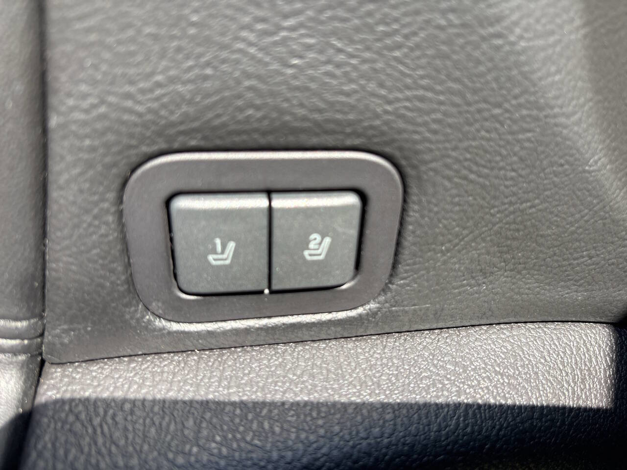 Used 2012 Lincoln MKZ FWD image 14