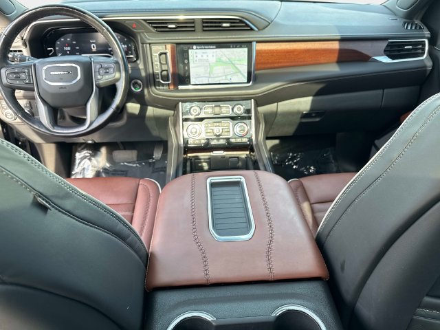 Used 2023 GMC Yukon Denali Ultimate AWD/4WD image 18