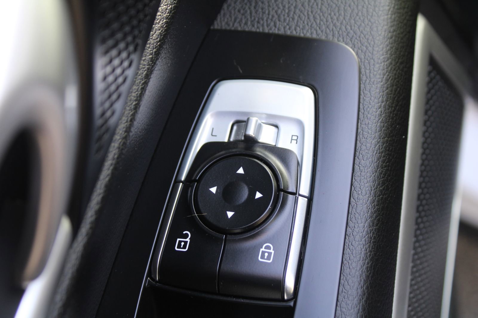 Certified 2021 Kia Telluride S image 21